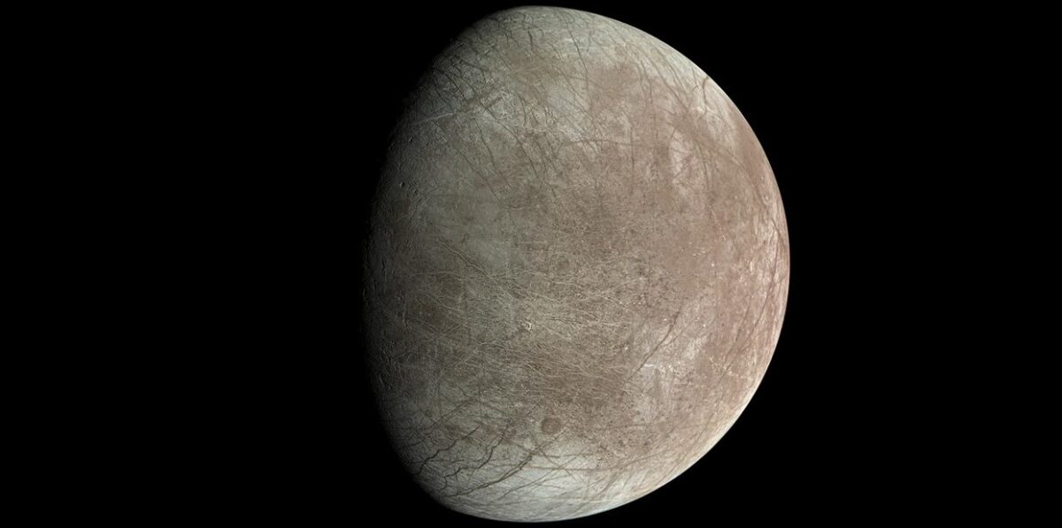 New evidence suggests Europa's icy shell floats on the moon's subsurface ocean